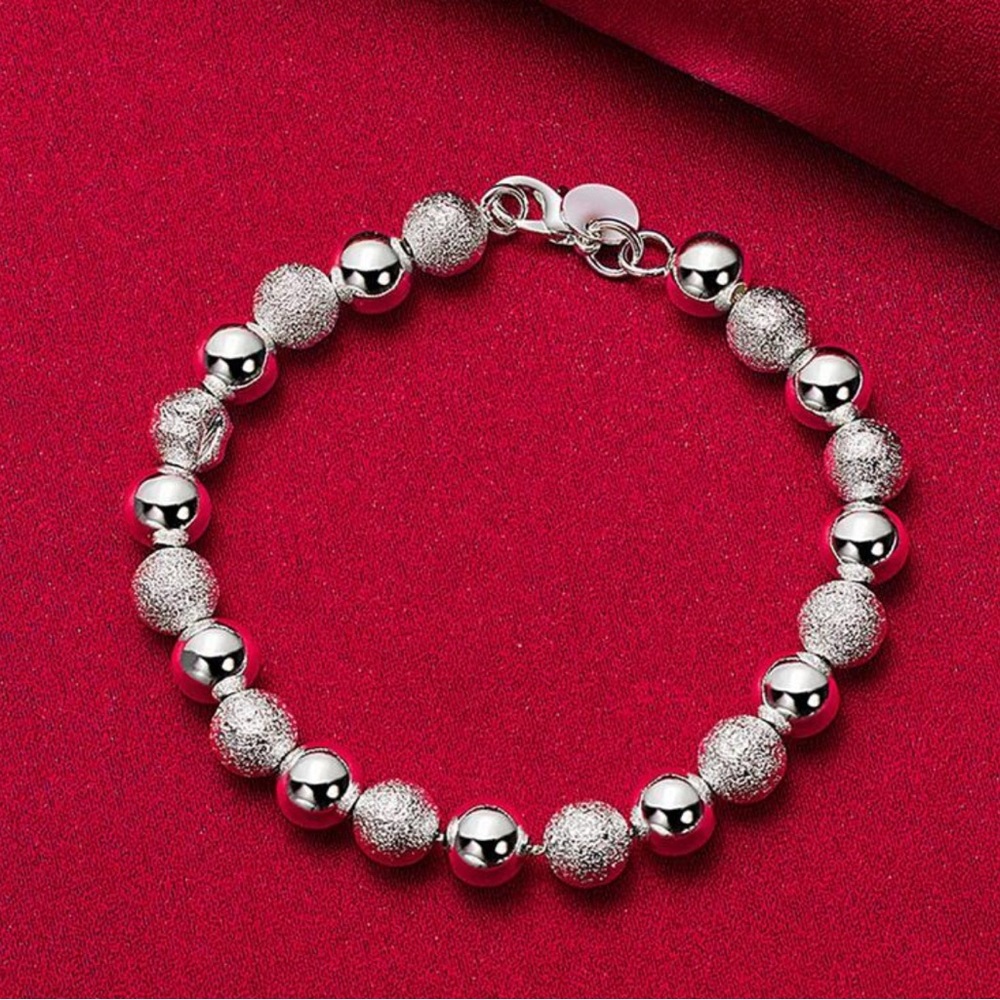 🌹‎ Silver Beaded Bracelet